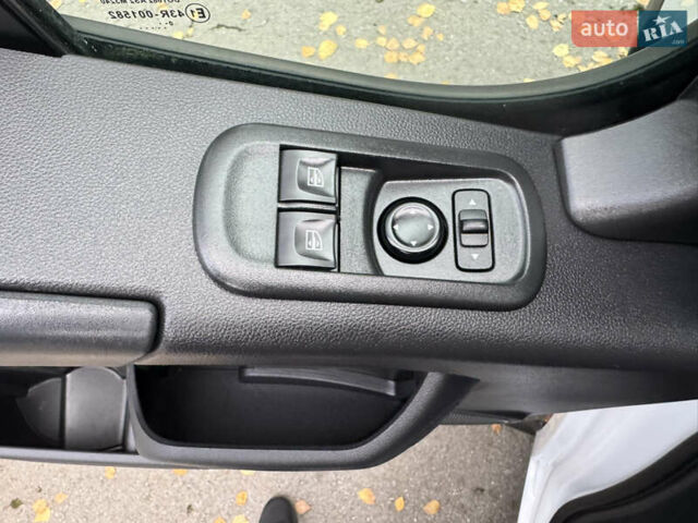 Білий Опель Movano, об'ємом двигуна 2.3 л та пробігом 202 тис. км за 19500 $, фото 33 на Automoto.ua