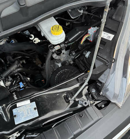 Белый Опель Movano, объемом двигателя 2.2 л и пробегом 220 тыс. км за 25899 $, фото 24 на Automoto.ua