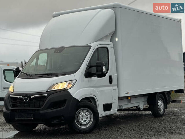 Белый Опель Movano, объемом двигателя 2.2 л и пробегом 220 тыс. км за 25899 $, фото 31 на Automoto.ua