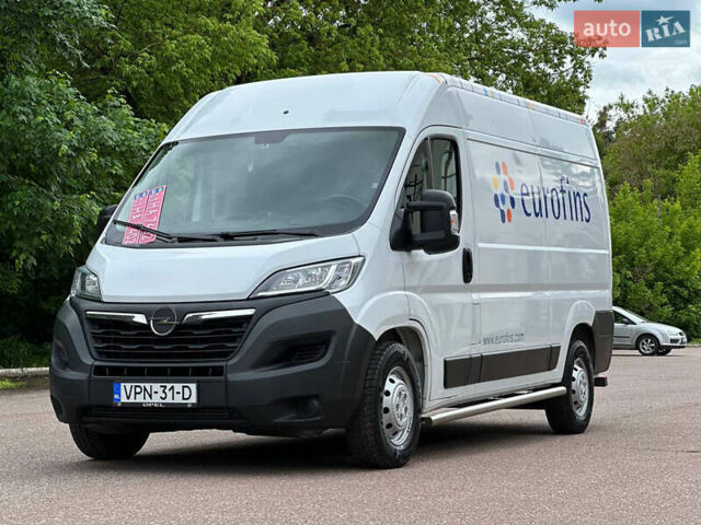 Білий Опель Movano, об'ємом двигуна 2.2 л та пробігом 264 тис. км за 18500 $, фото 5 на Automoto.ua