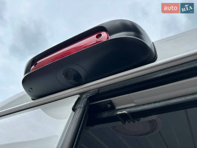 Білий Опель Movano, об'ємом двигуна 2.2 л та пробігом 264 тис. км за 18500 $, фото 12 на Automoto.ua