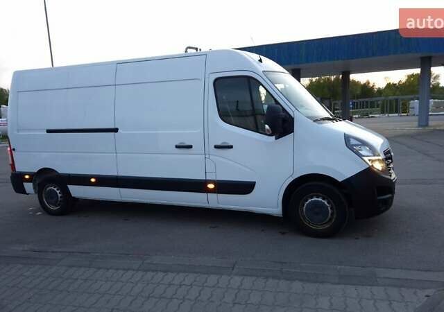 Белый Опель Movano, объемом двигателя 2.3 л и пробегом 275 тыс. км за 18799 $, фото 2 на Automoto.ua