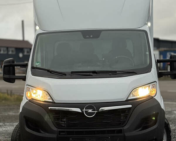 Белый Опель Movano, объемом двигателя 2.2 л и пробегом 220 тыс. км за 25899 $, фото 33 на Automoto.ua