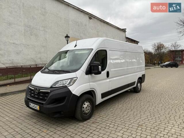 Білий Опель Movano, об'ємом двигуна 2.2 л та пробігом 85 тис. км за 19500 $, фото 3 на Automoto.ua