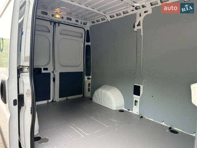 Білий Опель Movano, об'ємом двигуна 2.2 л та пробігом 264 тис. км за 18500 $, фото 13 на Automoto.ua