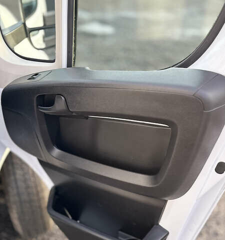 Белый Опель Movano, объемом двигателя 2.2 л и пробегом 199 тыс. км за 25899 $, фото 12 на Automoto.ua