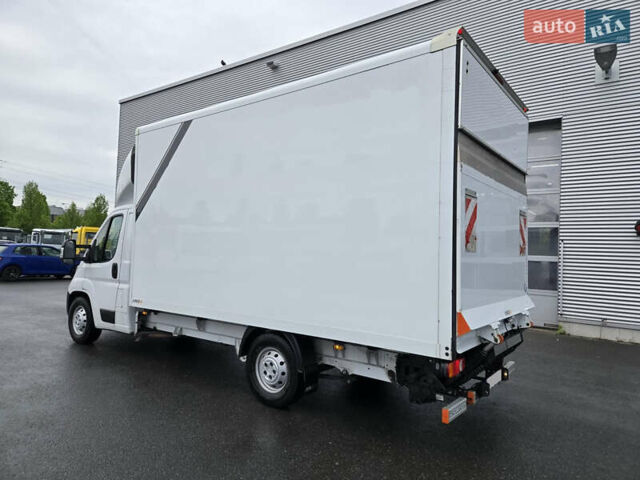 Білий Опель Movano, об'ємом двигуна 2.2 л та пробігом 190 тис. км за 26899 $, фото 5 на Automoto.ua