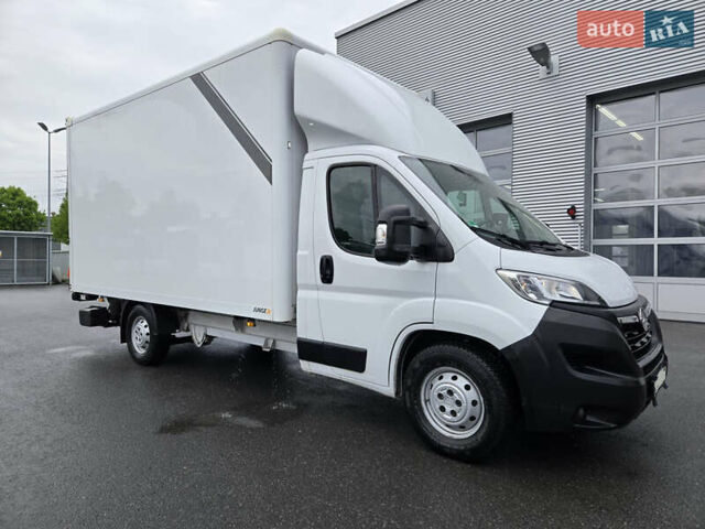 Білий Опель Movano, об'ємом двигуна 2.2 л та пробігом 190 тис. км за 26899 $, фото 1 на Automoto.ua