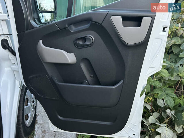 Білий Опель Movano, об'ємом двигуна 2.3 л та пробігом 338 тис. км за 23000 $, фото 17 на Automoto.ua