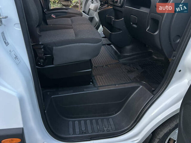 Білий Опель Movano, об'ємом двигуна 2.3 л та пробігом 338 тис. км за 23000 $, фото 18 на Automoto.ua