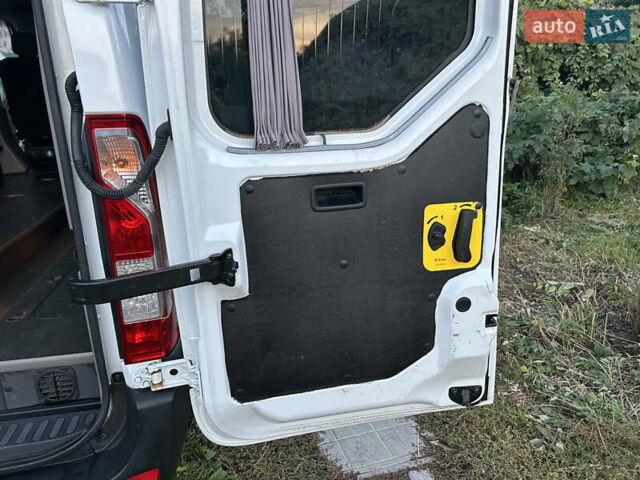 Білий Опель Movano, об'ємом двигуна 2.3 л та пробігом 338 тис. км за 23000 $, фото 12 на Automoto.ua