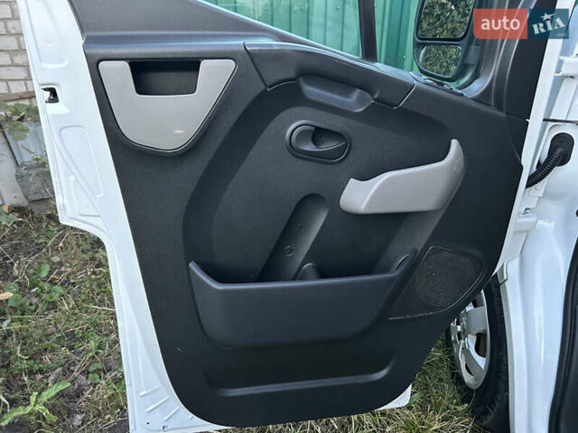 Білий Опель Movano, об'ємом двигуна 2.3 л та пробігом 338 тис. км за 23000 $, фото 9 на Automoto.ua