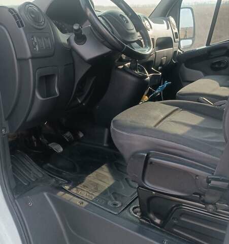 Белый Опель Movano, объемом двигателя 2.3 л и пробегом 398 тыс. км за 9200 $, фото 1 на Automoto.ua