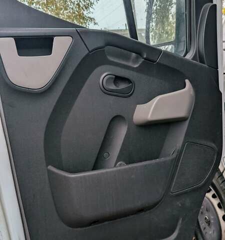 Білий Опель Movano, об'ємом двигуна 2.3 л та пробігом 244 тис. км за 13500 $, фото 7 на Automoto.ua