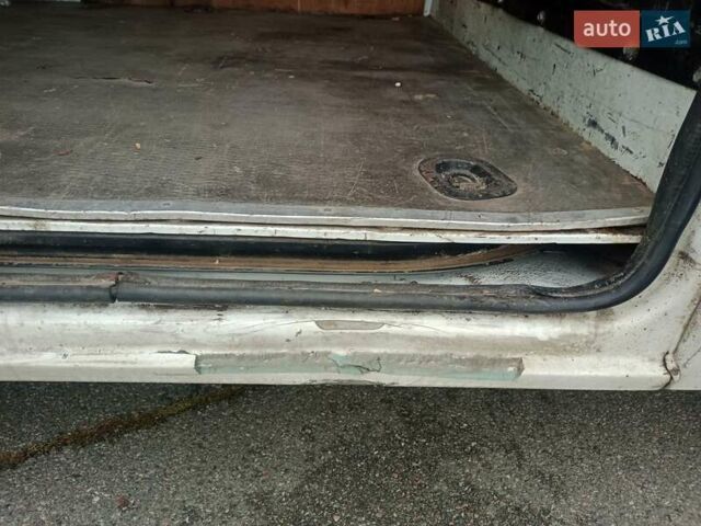 Белый Опель Movano, объемом двигателя 2.3 л и пробегом 926 тыс. км за 11000 $, фото 19 на Automoto.ua