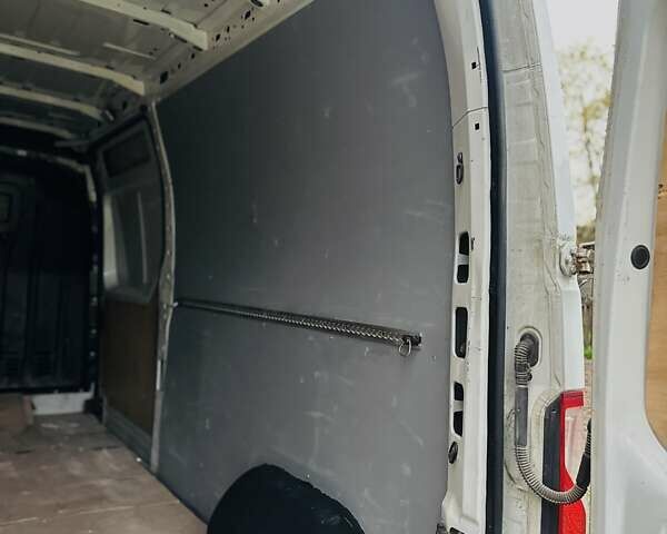 Белый Опель Movano, объемом двигателя 2.3 л и пробегом 308 тыс. км за 14000 $, фото 5 на Automoto.ua