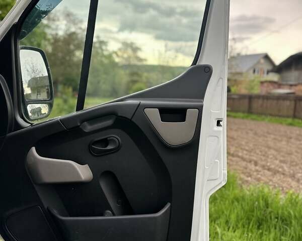 Белый Опель Movano, объемом двигателя 2.3 л и пробегом 308 тыс. км за 14000 $, фото 12 на Automoto.ua