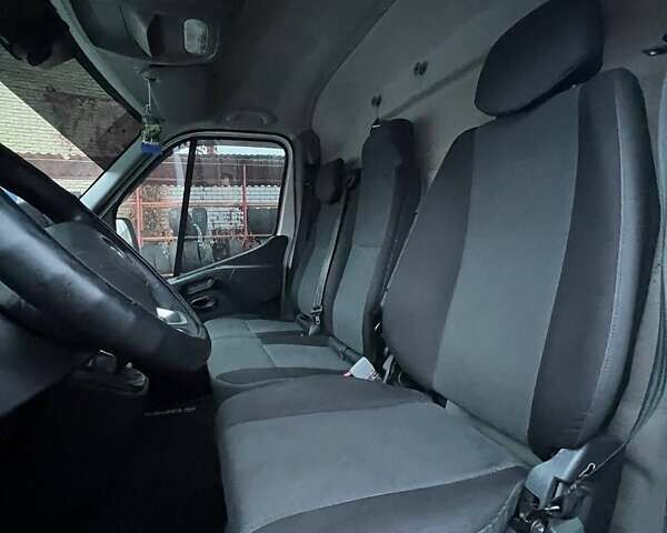 Белый Опель Movano, объемом двигателя 2.3 л и пробегом 209 тыс. км за 21000 $, фото 6 на Automoto.ua