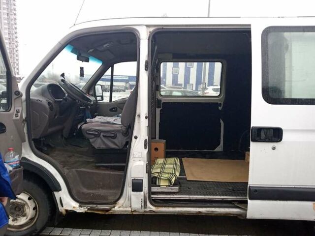 Белый Опель Movano, объемом двигателя 2.5 л и пробегом 450 тыс. км за 3999 $, фото 3 на Automoto.ua