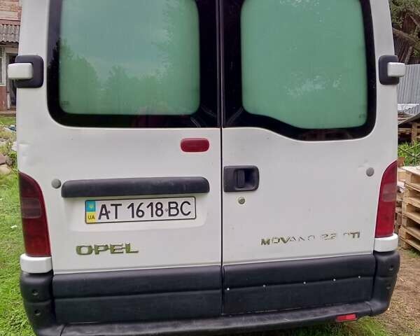 Белый Опель Movano, объемом двигателя 2.2 л и пробегом 220 тыс. км за 3700 $, фото 1 на Automoto.ua