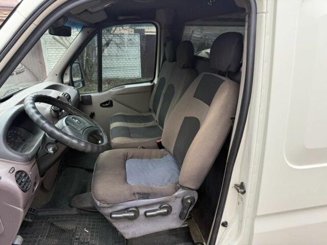 Білий Опель Movano, об'ємом двигуна 2.2 л та пробігом 555 тис. км за 2500 $, фото 11 на Automoto.ua