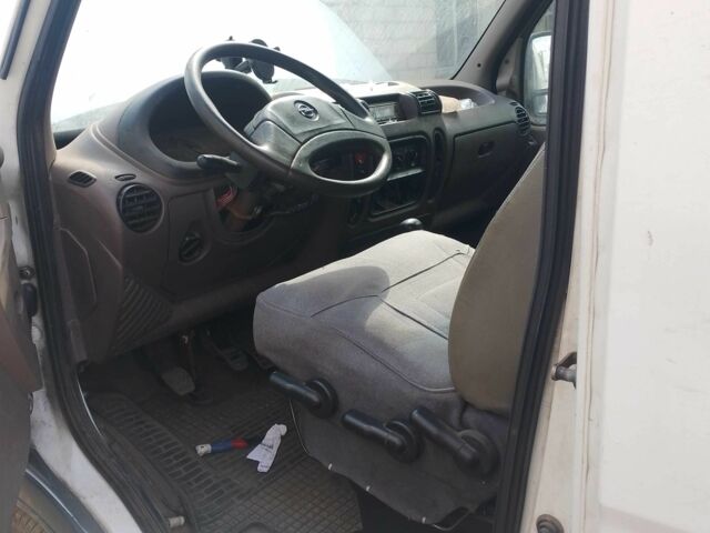 Білий Опель Movano, об'ємом двигуна 2.2 л та пробігом 500 тис. км за 3500 $, фото 2 на Automoto.ua