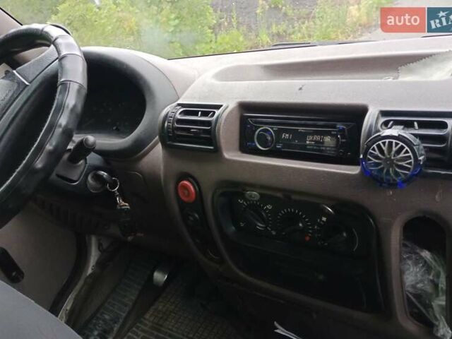 Білий Опель Movano, об'ємом двигуна 2.8 л та пробігом 200 тис. км за 3000 $, фото 1 на Automoto.ua