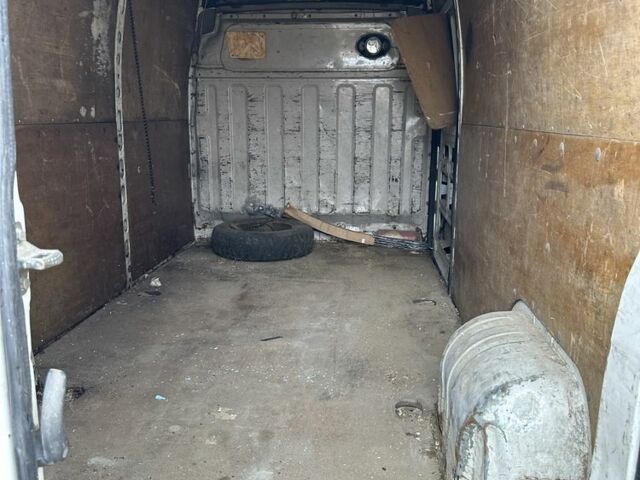 Белый Опель Movano, объемом двигателя 2.8 л и пробегом 300 тыс. км за 1700 $, фото 4 на Automoto.ua