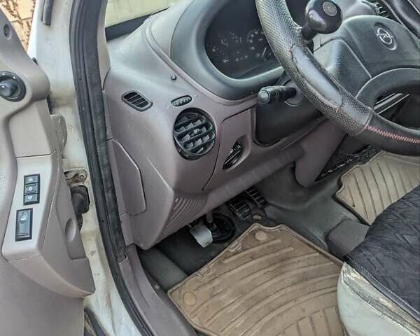 Белый Опель Movano, объемом двигателя 0 л и пробегом 650 тыс. км за 2300 $, фото 2 на Automoto.ua