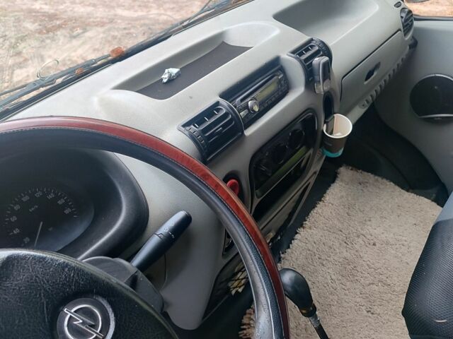 Опель Movano 2002 в Чугуеве на Automoto.ua Белый Опель Movano, объемом двигателя 0 л и пробегом 300 тыс. км за 2890 $, фото 4 на Automoto.ua