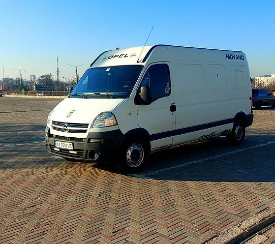 Белый Опель Movano, объемом двигателя 2.5 л и пробегом 354 тыс. км за 7700 $, фото 2 на Automoto.ua