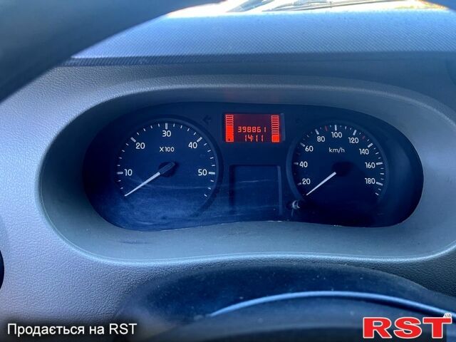 Опель Movano 2004 в Ахтырке на Automoto.ua Белый Опель Movano, объемом двигателя 2.5 л и пробегом 398 тыс. км за 7200 $, фото 8 на Automoto.ua