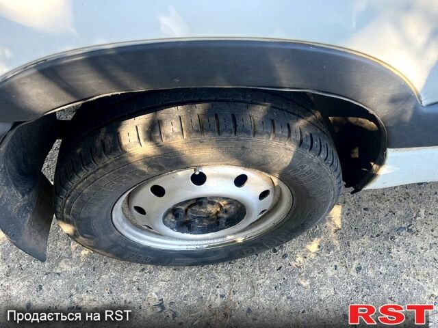 Опель Movano 2004 в Ахтырке на Automoto.ua Белый Опель Movano, объемом двигателя 2.5 л и пробегом 398 тыс. км за 7200 $, фото 6 на Automoto.ua