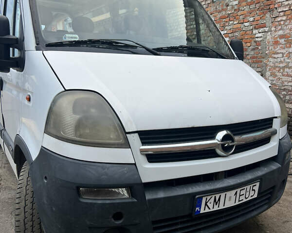 Белый Опель Movano, объемом двигателя 2.5 л и пробегом 360 тыс. км за 3300 $, фото 2 на Automoto.ua