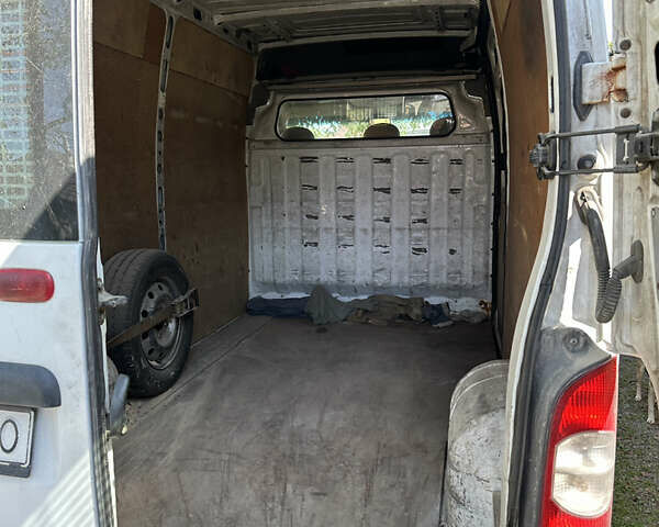 Білий Опель Movano, об'ємом двигуна 2.46 л та пробігом 470 тис. км за 5900 $, фото 4 на Automoto.ua