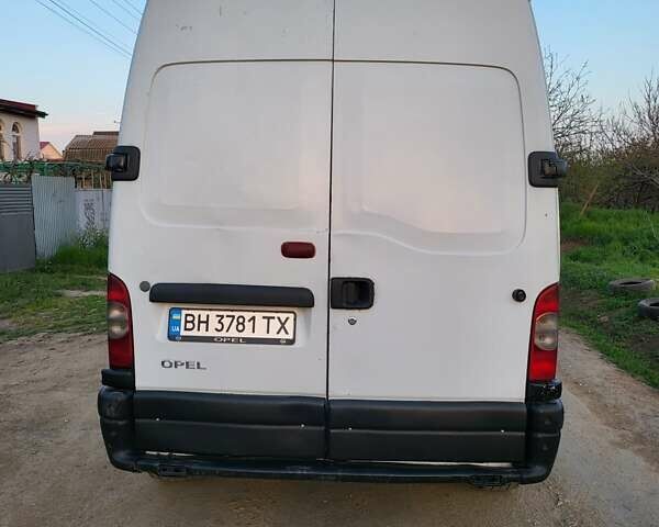 Белый Опель Movano, объемом двигателя 2.5 л и пробегом 250 тыс. км за 4999 $, фото 3 на Automoto.ua