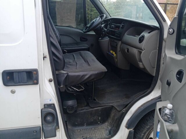 Белый Опель Movano, объемом двигателя 2.5 л и пробегом 419 тыс. км за 6700 $, фото 4 на Automoto.ua