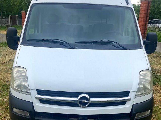 Белый Опель Movano, объемом двигателя 2.5 л и пробегом 267 тыс. км за 7480 $, фото 1 на Automoto.ua