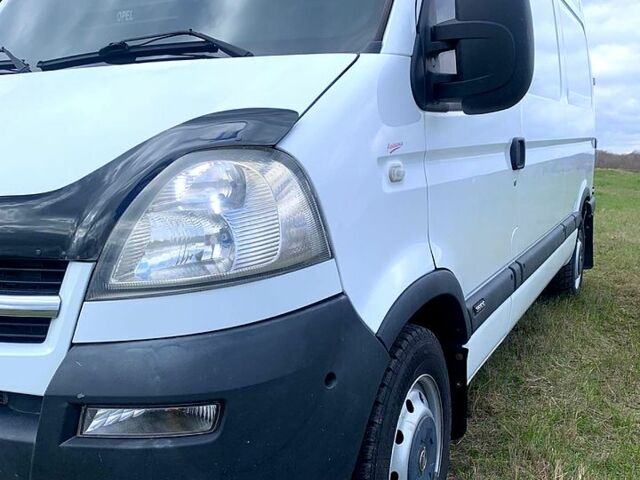 Белый Опель Movano, объемом двигателя 3 л и пробегом 197 тыс. км за 11500 $, фото 2 на Automoto.ua