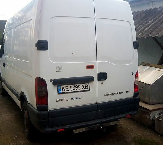 Белый Опель Movano, объемом двигателя 2.5 л и пробегом 400 тыс. км за 6200 $, фото 3 на Automoto.ua