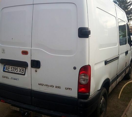 Белый Опель Movano, объемом двигателя 2.5 л и пробегом 400 тыс. км за 6200 $, фото 2 на Automoto.ua