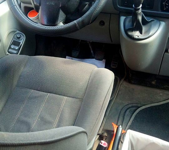 Белый Опель Movano, объемом двигателя 2.5 л и пробегом 400 тыс. км за 6200 $, фото 6 на Automoto.ua