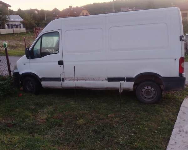 Белый Опель Movano, объемом двигателя 2.5 л и пробегом 390 тыс. км за 3400 $, фото 3 на Automoto.ua