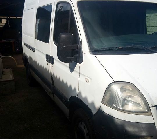 Белый Опель Movano, объемом двигателя 2.5 л и пробегом 400 тыс. км за 6200 $, фото 1 на Automoto.ua