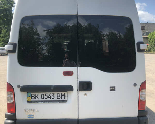 Белый Опель Movano, объемом двигателя 2.46 л и пробегом 248 тыс. км за 7500 $, фото 3 на Automoto.ua