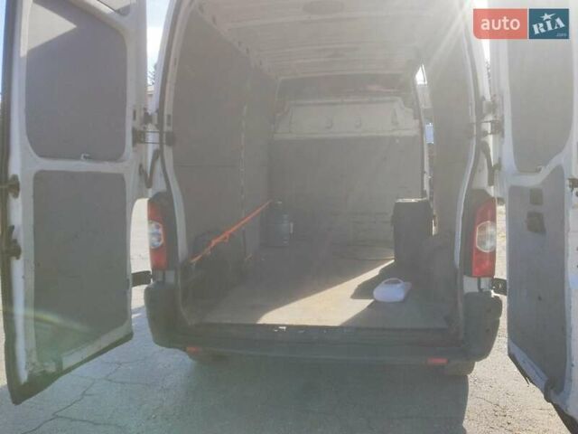 Белый Опель Movano, объемом двигателя 2.95 л и пробегом 411 тыс. км за 5200 $, фото 9 на Automoto.ua