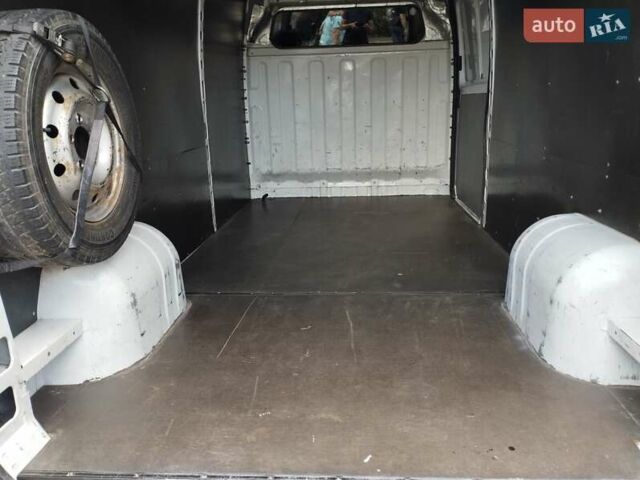 Белый Опель Movano, объемом двигателя 2.46 л и пробегом 454 тыс. км за 8800 $, фото 10 на Automoto.ua