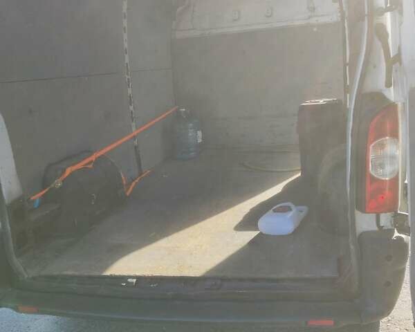 Белый Опель Movano, объемом двигателя 2.95 л и пробегом 411 тыс. км за 5200 $, фото 6 на Automoto.ua