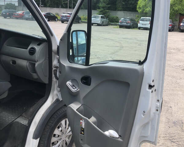 Белый Опель Movano, объемом двигателя 2.46 л и пробегом 248 тыс. км за 7500 $, фото 11 на Automoto.ua
