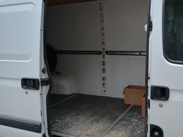 Белый Опель Movano, объемом двигателя 2.5 л и пробегом 440 тыс. км за 6900 $, фото 14 на Automoto.ua
